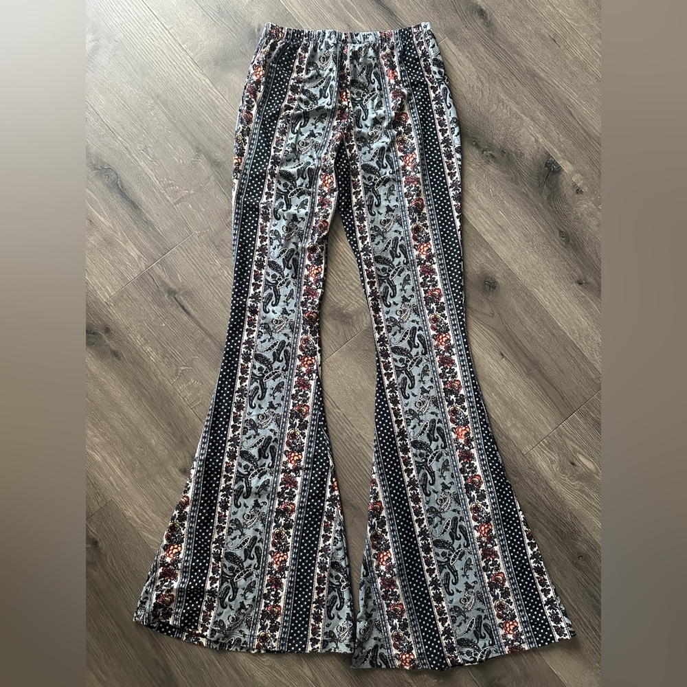 Flared Patterned Pants - Picture 2 of 4